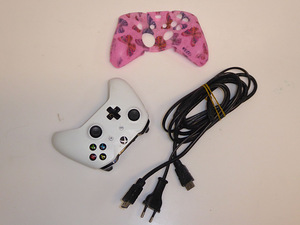 Mängukonsool Microsoft Xbox One S + Juhi + Pult (5 foto / 5)