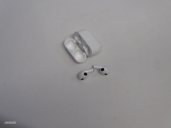 Беспроводные наушники Apple AirPods 3 (фото #4)