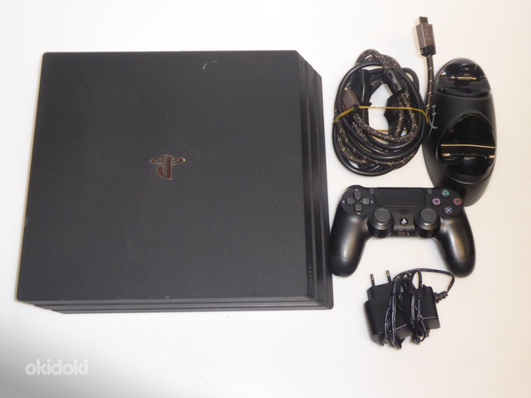 Игровая приставка Sony PlayStation 4 Pro 1000 ГБ (фото #2)