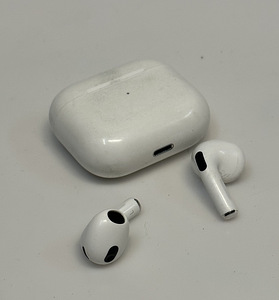 Täisjuhtmevabad Kõrvaklapid Apple AirPods 3 (3 foto / 6)