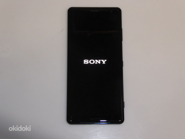 Мобильный телефон Sony Xperia XZ3 (фото #2)