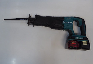 Сабельная пила Makita DJR360Z + 2 аку 3,0 Ач (3 фото из 10)