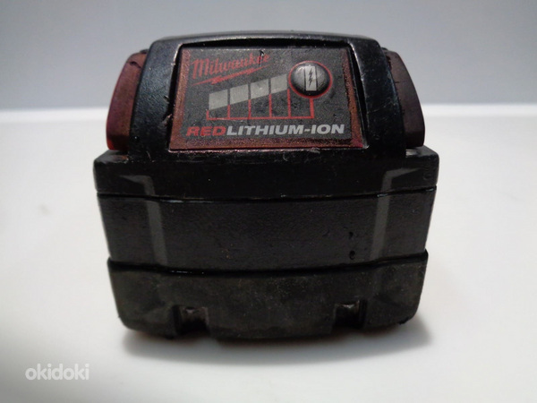 Аккумуляторная батарея Milwaukee M18B5 5.0Ач (фото #4)