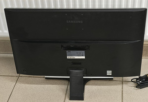 Monitor Samsung U28E590D + Adapter (4 foto / 6)