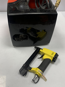 Õhukompressor Black&Decker 1100w + Naelapüstol FXA (6 foto / 6)