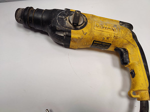 Puurvasar Dewalt D25102 (3 foto / 5)