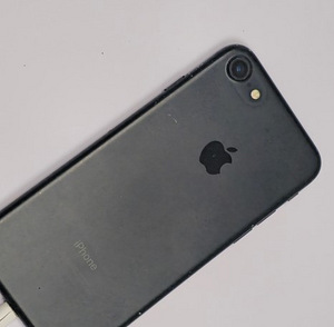 Nutitelefon Apple Iphone 7 32gb aku 79% + Ümbris (7 foto / 7)
