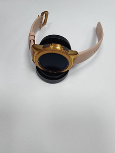 Nutikellad Samsung Galaxy Watch 1Gen 42mm + Laadija (3 foto / 5)