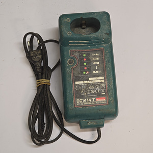 Laadija Makita DC1414T (2 foto / 5)