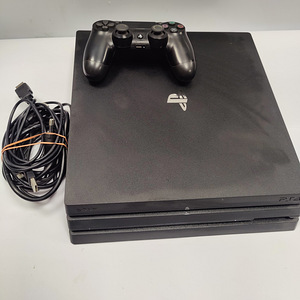 Mängukonsool Sony Playstation 4 Pro + Pult + Juhed (2 foto / 5)