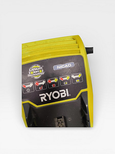 Зарядка Ryobi C120D (5 фото из 5)