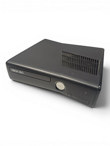 Mängukonsool Xbox 360 + kinect + puldid + juhtmed (1 foto / 6)