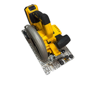 Akuketassaag DeWalt DCS572 + Aku 5.0Ah (2 foto / 5)