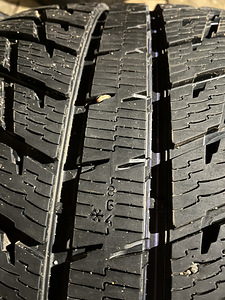 315/35 R20 Nokian WR SUV3 (3 foto / 5)