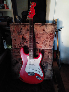 Aged Relic Partscaster Fiesta Red (8 foto / 10)
