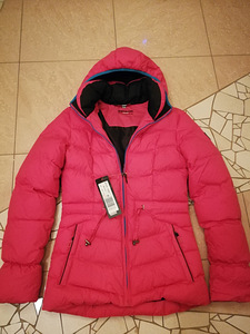Зимняя куртка новая, размер 36-38
