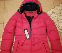 Зимняя куртка новая, размер 36-38