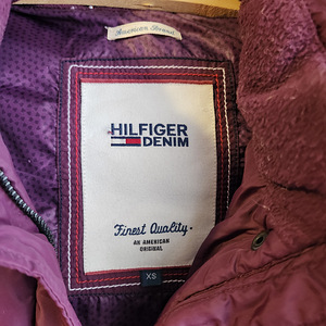 Пуховик Tommy Hilfiger (3 фото из 3)