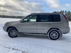 Nissan X-Trail (3 foto / 10)