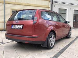 Ford Focus (4 фото из 8)
