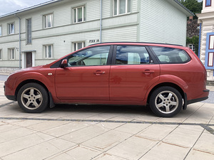 Ford Focus (6 фото из 8)
