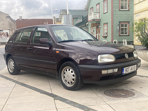 Volkswagen Golf (1 foto / 8)