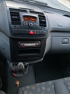Mersedes-Benz Vito (9 foto / 10)