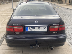 Honda Accord (3 foto / 11)