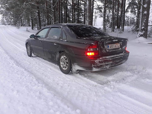 Volvo S80 (3 foto / 9)