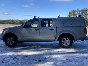 Nissan Navara (7 foto / 10)