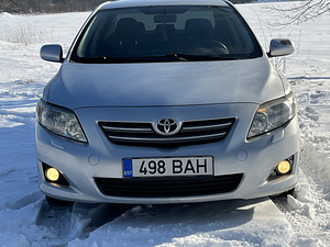 Toyota Corolla (7 фото из 12)