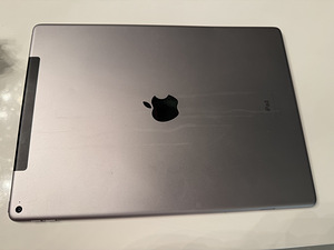iPad Pro 12.9 128 GB (2015) (2 foto / 2)