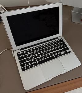 MacBook Air 11 late 2010 (1 foto / 5)