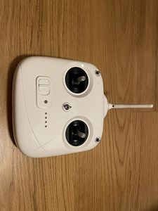 Vähekasutatud DJI Phantom 3 koos lisadega (5 foto / 5)