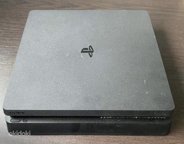 Sony PlayStation 4 (фото #1)