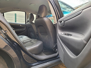 Volvo s60 2008 (10 фото из 12)