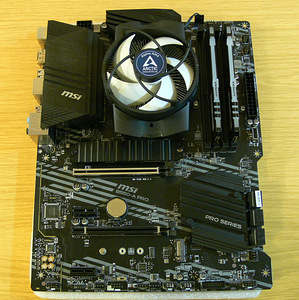 MSI B550A-PRO, Ryzen 9 5900X, DDR4 RGB 16GB, SSD M.2 256GB (3 foto / 10)