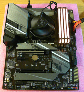 Gigabyte Z590 Gaming X, i5-10400,RGB DDR4 32GB,SSD 512GB M.2 (5 foto / 10)