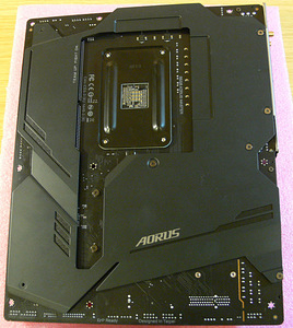 Gigabyte B550 Aorus Master (4 фото из 5)
