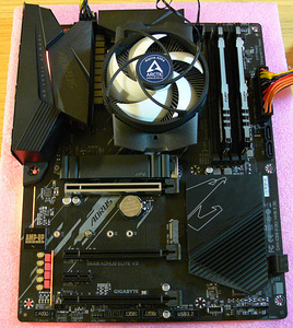 Gigabyte B550 Aorus,Ryzen5 5600G,DDR4 RGB 16GB,SSD M.2 256GB (3 foto / 10)