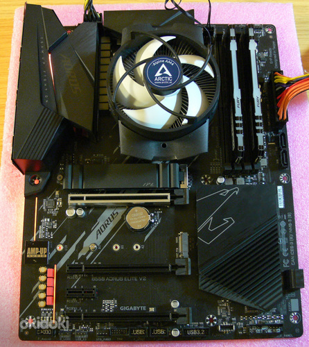 Gigabyte B550 Aorus,Ryzen5 5600G,DDR4 RGB 16GB,SSD M.2 256GB (foto #3)