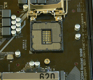 Gigabyte B460 DS3H, i5-10500, DDR4 RGB 16GB, SSD 256GB (5 foto / 10)