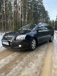 Toyota Avensis (1 foto / 11)