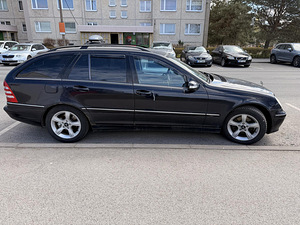 Mercedes-Benz c220 (8 foto / 8)