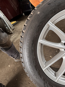 Оригинальные диски BMW + шипованные шины Nokian Hakkapeliitt (2 фото из 4)