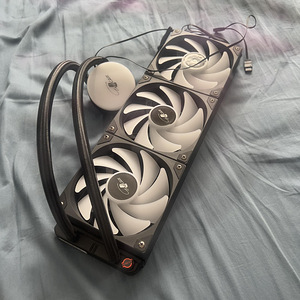 Uus vesi kuller 3 ventilatorid 360W,LGA 1000-1700 (3 foto / 9)