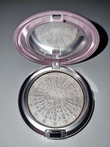 MAC Let It Glow Extra Dimension Skinfinish HIGHLIGHTER (3 foto / 4)