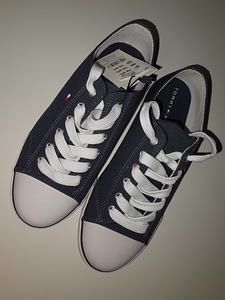 Tommy Hilfiger ketsid/ tennised (1 foto / 6)