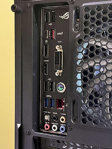 I7-7700K 4.50GHz 32GB XPG DDR4-3200, 1.5TB lauaarvuti Type-C (3 foto / 10)