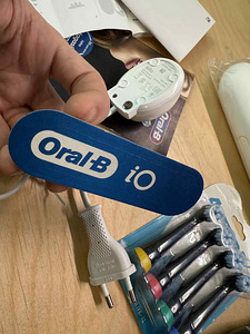 BRAUN Oral-B iO6 Elektriline hambahari Black Lava + 6 otsiku (2 foto / 10)
